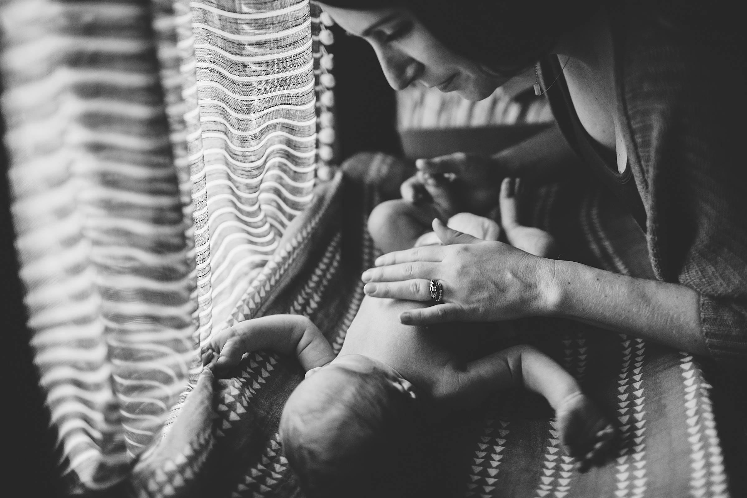 intimate family session, omaha family session with newborn, juliana montane photography